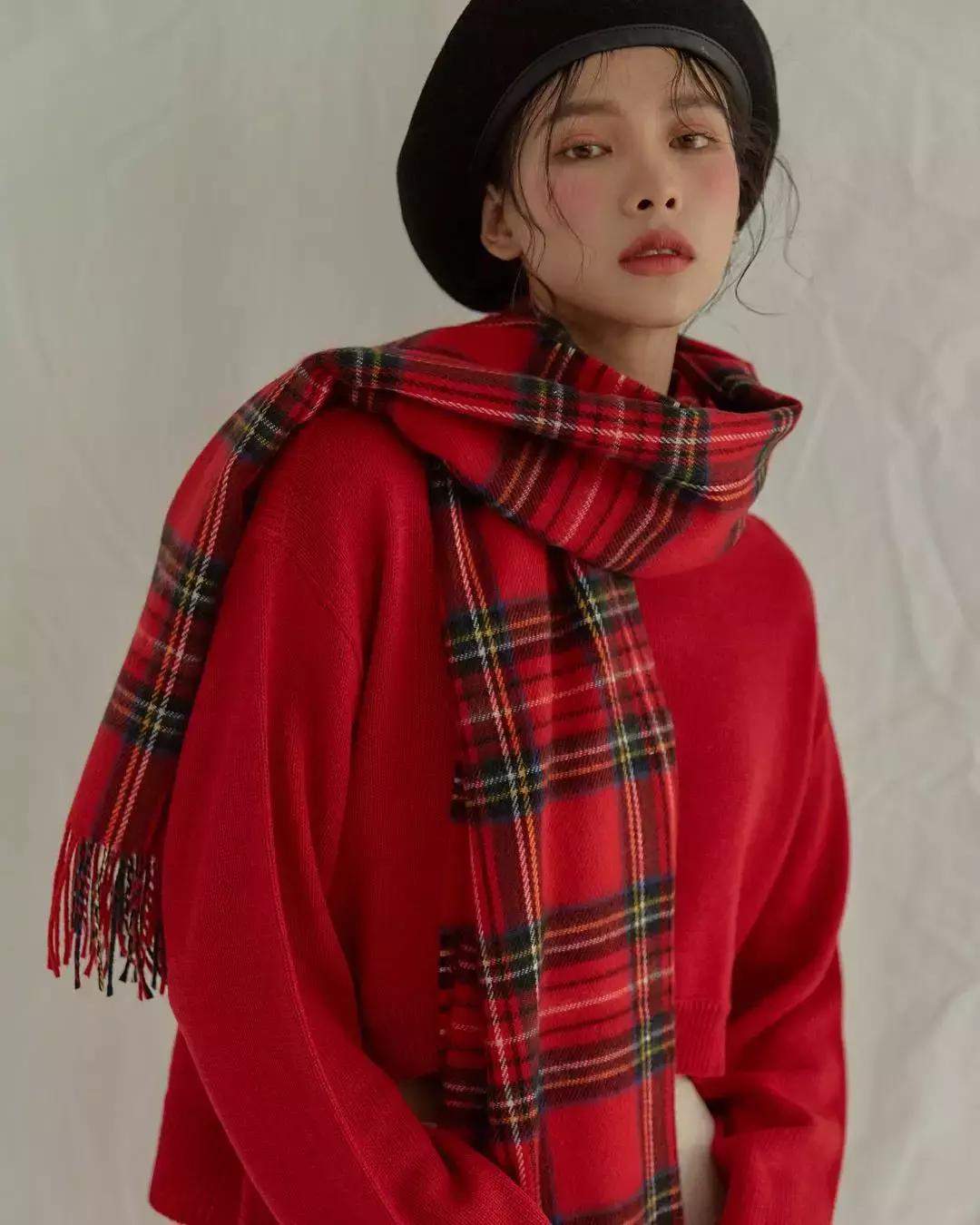 围巾怎么挑选适合自己的,买围巾又好看又简单