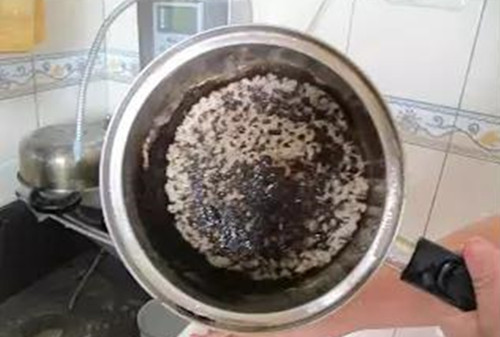 做饭烧焦的锅怎么处理,做菜把锅烧糊了怎么处理