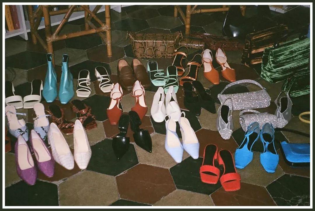 jennie用的小众休闲包,jennie同款小背包休闲百搭双肩包