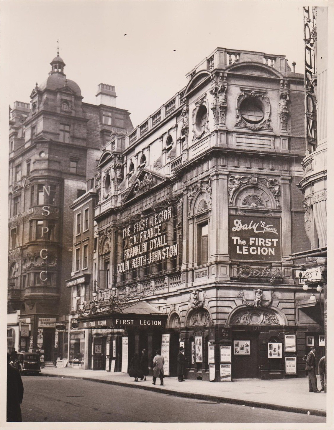 英国名伶莉莉·埃尔茜与爱德华时代服饰嬗变