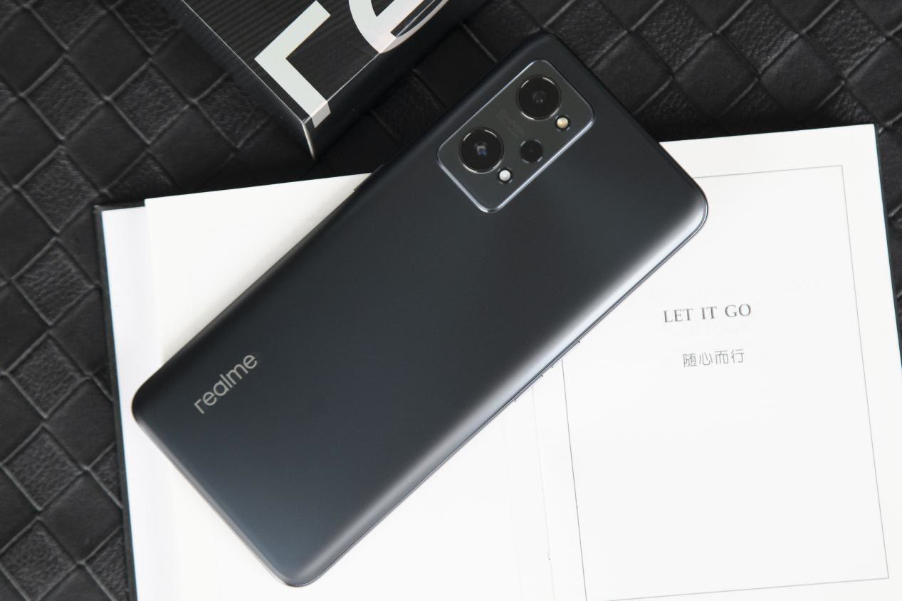 主打性价比的游戏本,主打性能性价比高的手机