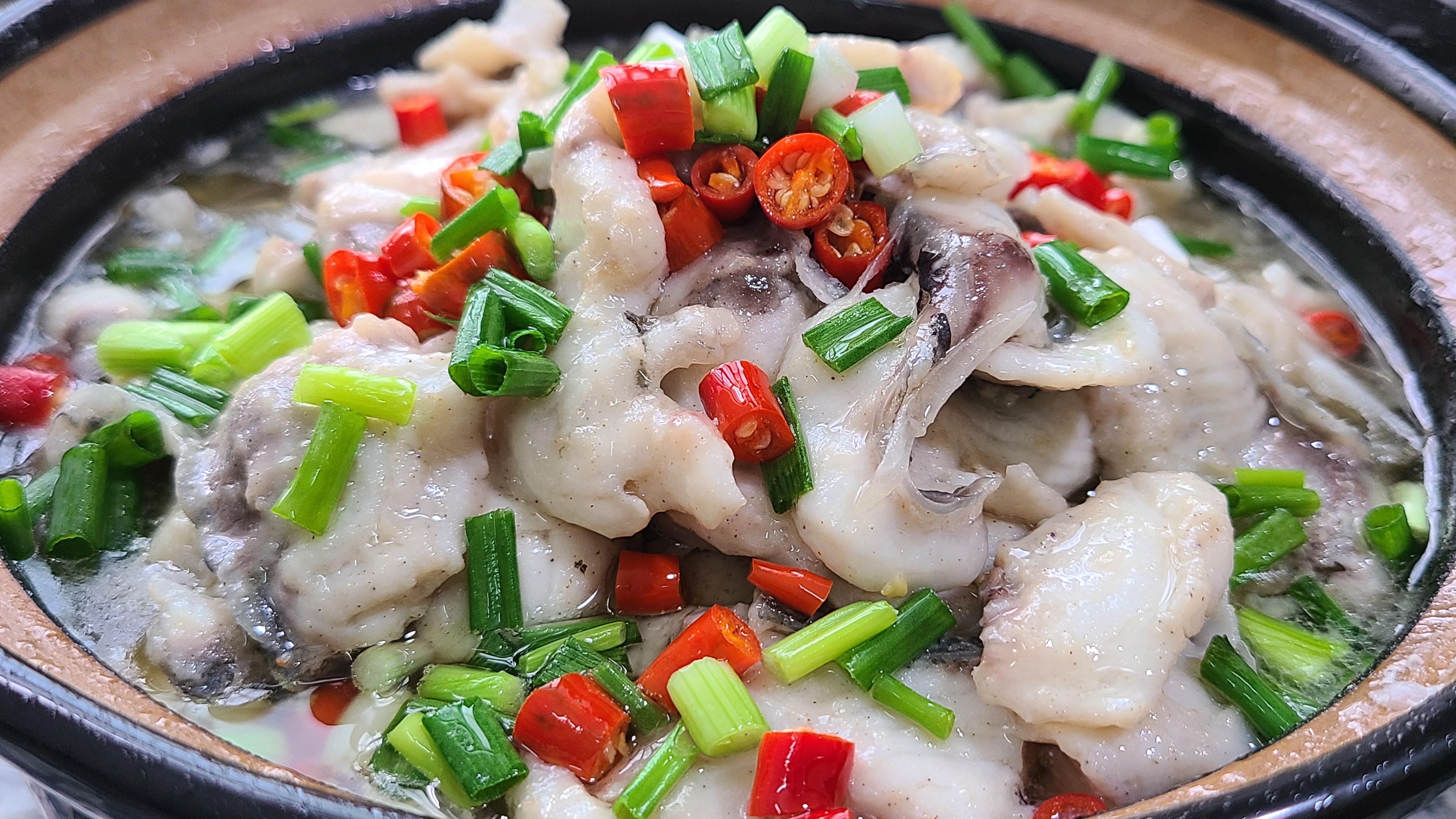 这一道萝卜炖鱼太香了,萝卜油豆腐炖鱼做法大全家常