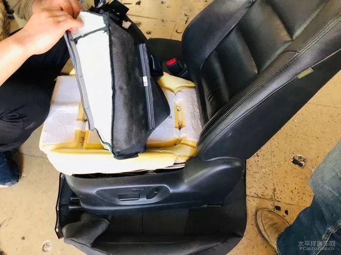 真皮座椅破了一点皮还在上面,汽车真皮座椅破了如何修复
