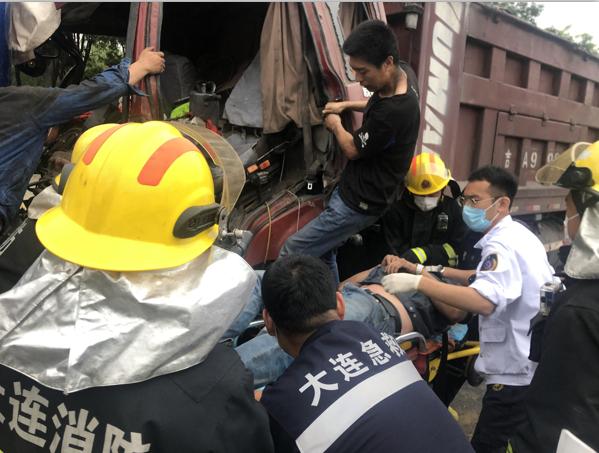 第五郡着火,闹市区大货车失控