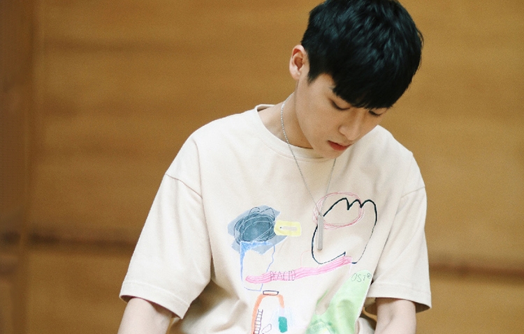 趣味涂鸦t恤,ins风格夏季t恤趣味涂鸦