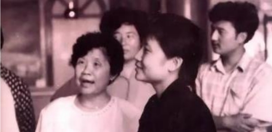 青藏高原李娜原唱哪一年唱的,青藏高原李娜原唱现状