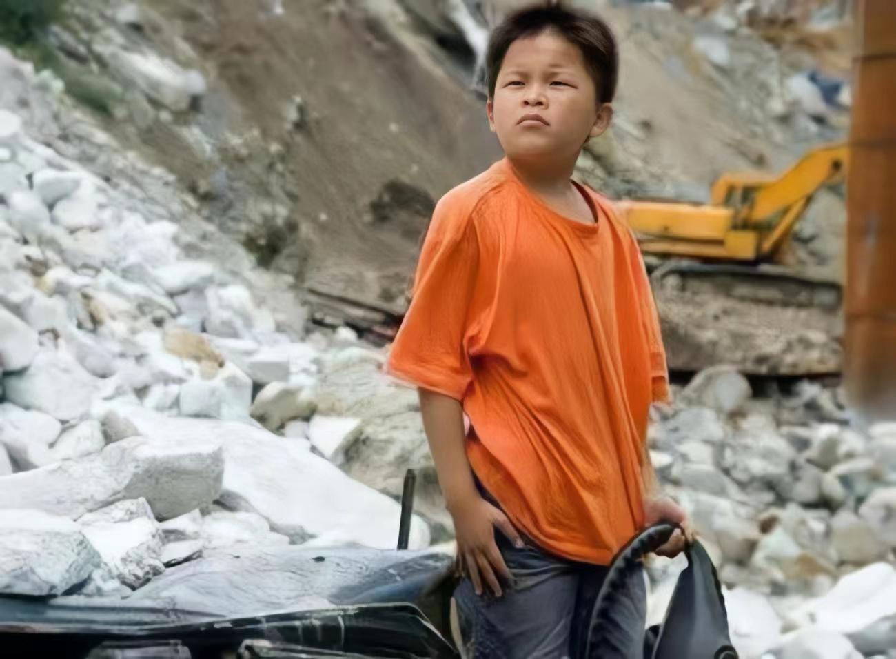 “抗震小英雄”林浩:立志考清华大学建筑系,后来为何当了明星?