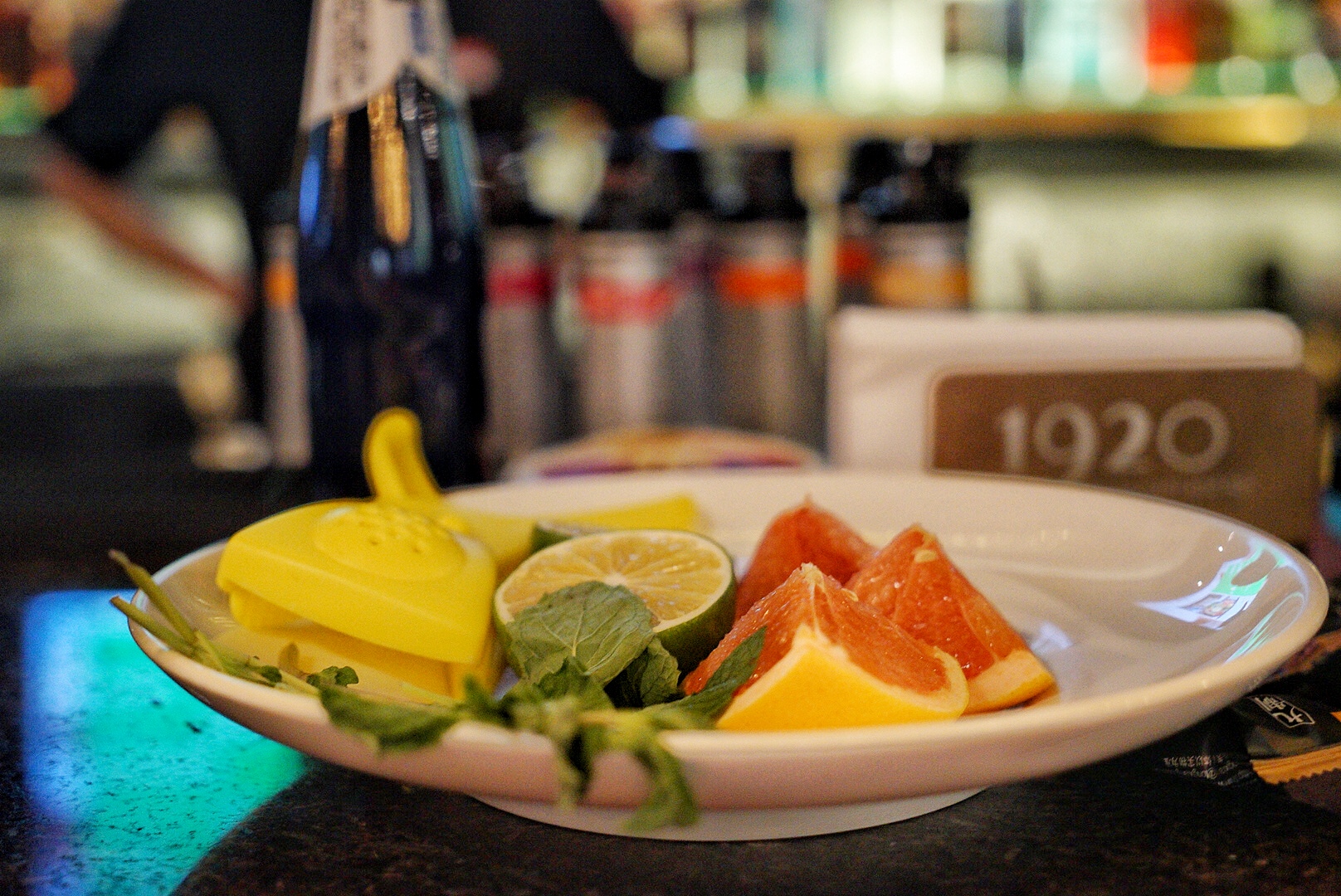 花式喝啤酒的正确方法,啤酒最流行喝法视频教程