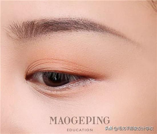 怎么避免眼妆脏,怎样防止眼妆脱落