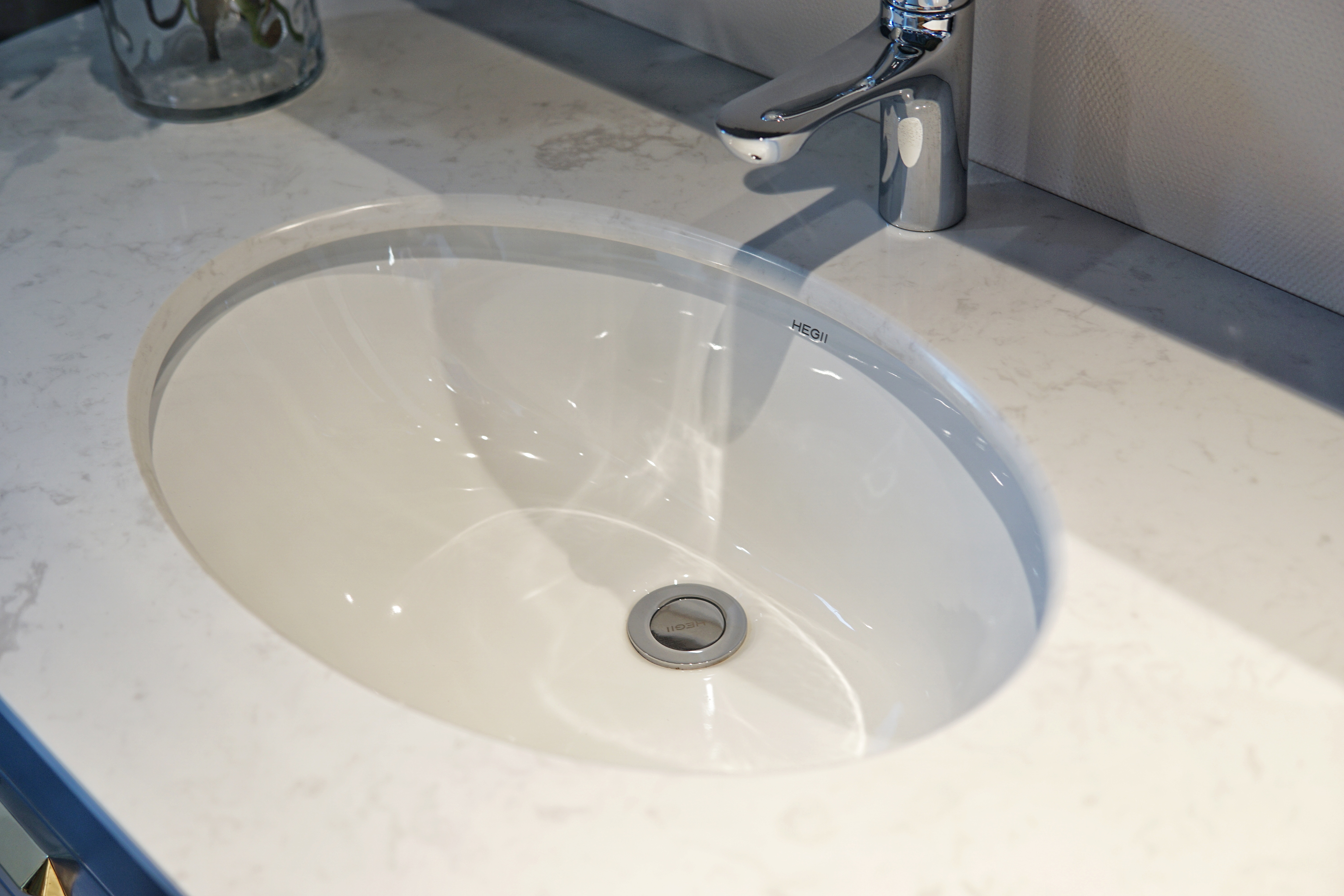 卫浴选择浴柜,浴室柜洗衣机马桶花洒