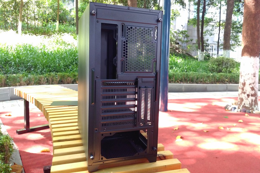 影武者x5机箱好不好,影武者x5机箱接主板