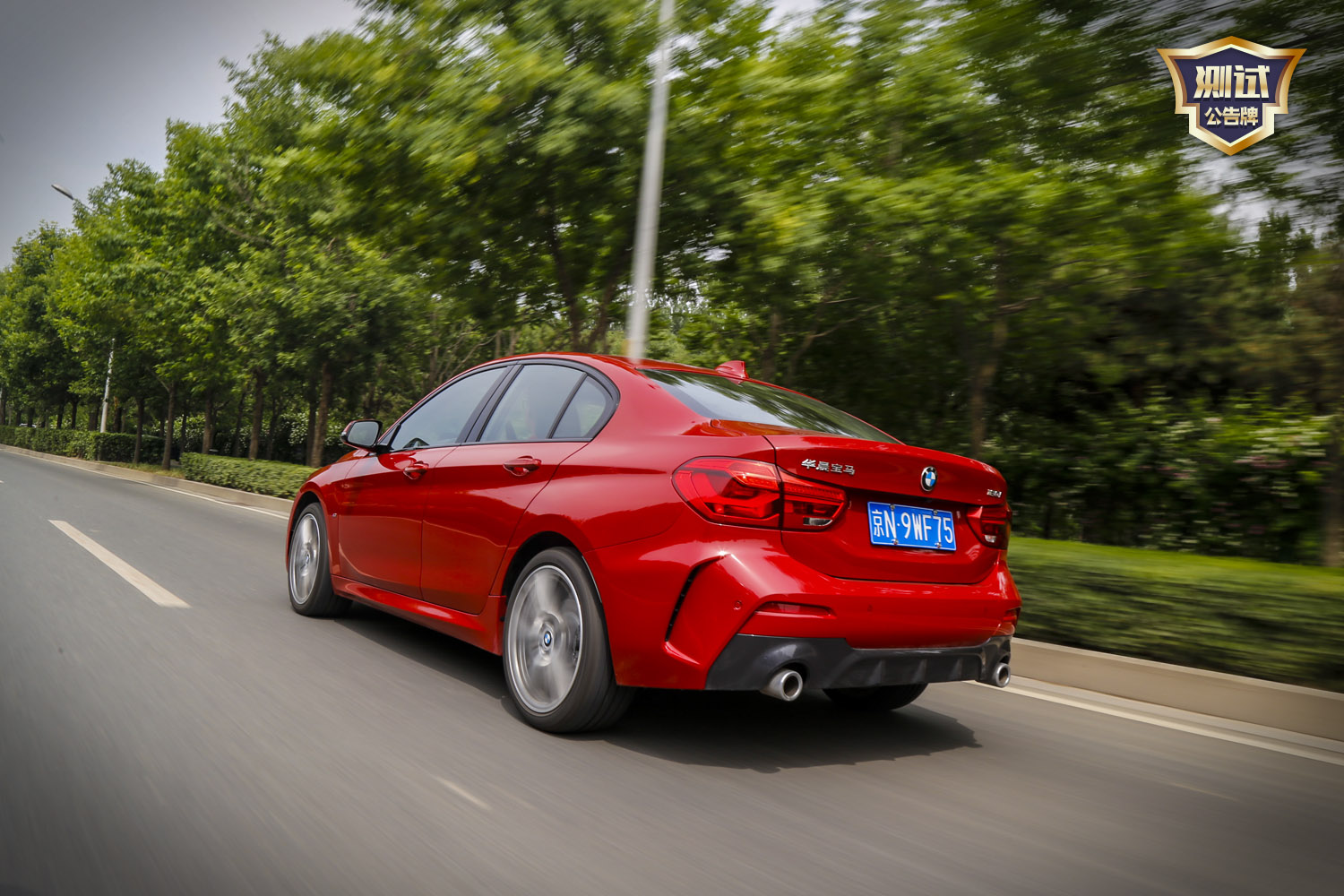 性能胎噪音,宝马120i内部空间测试