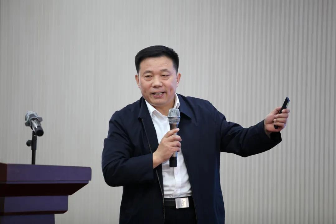 “赢在新课堂·走向卓越”初中校长论坛活动在滕州市至善学校举行