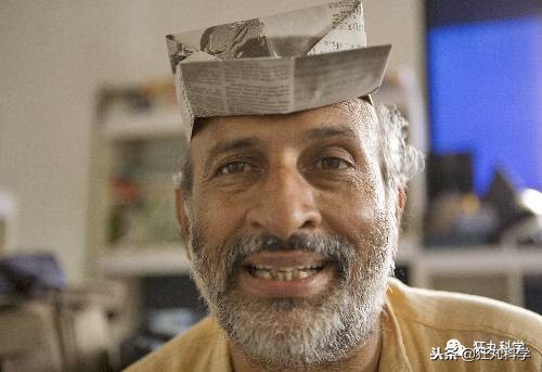 穷人的乐高什么样?印度大佬用垃圾做的玩具,火了