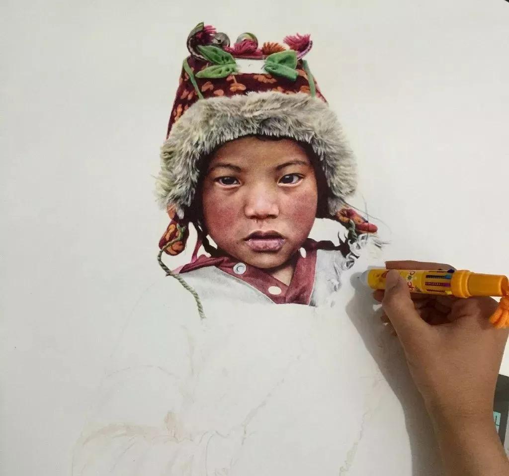 90后小伙用笔画画,九零后小伙靠画肖像漫画走红网络