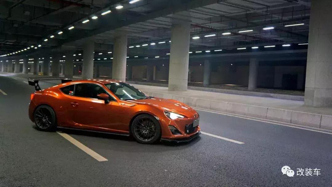 丰田86轮毂装18寸还是17寸好,丰田86加宽体