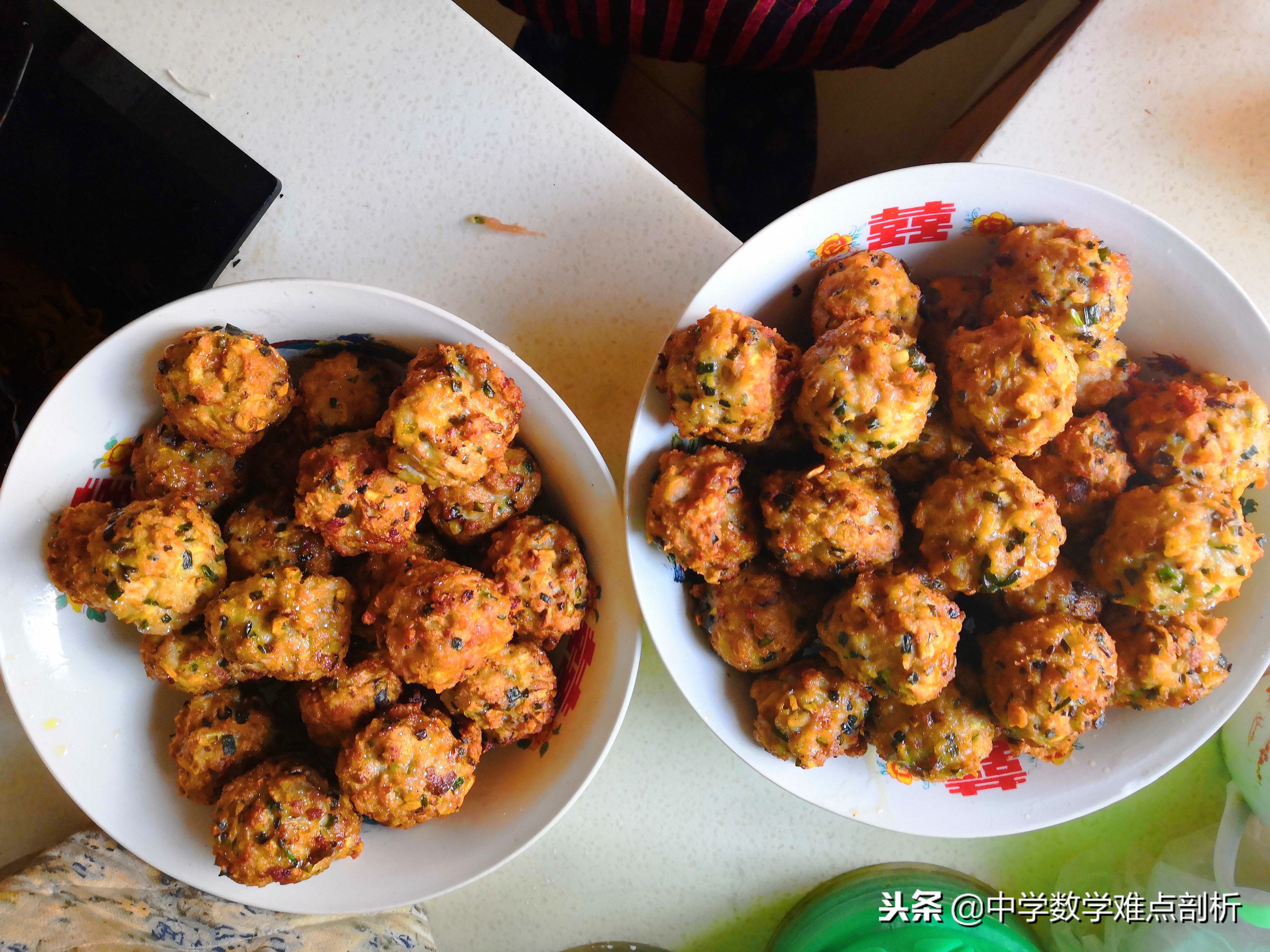 我是头条数学老师做菜最好的,厨师里面数学最好的,今天做狮子头