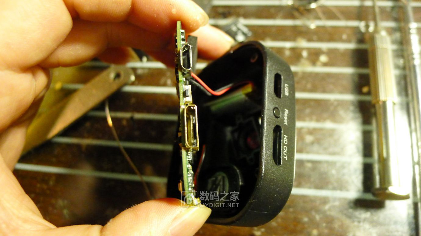 PAPAGO行车记录仪GoSafe535拆解，电源接反故障维修及思路分享