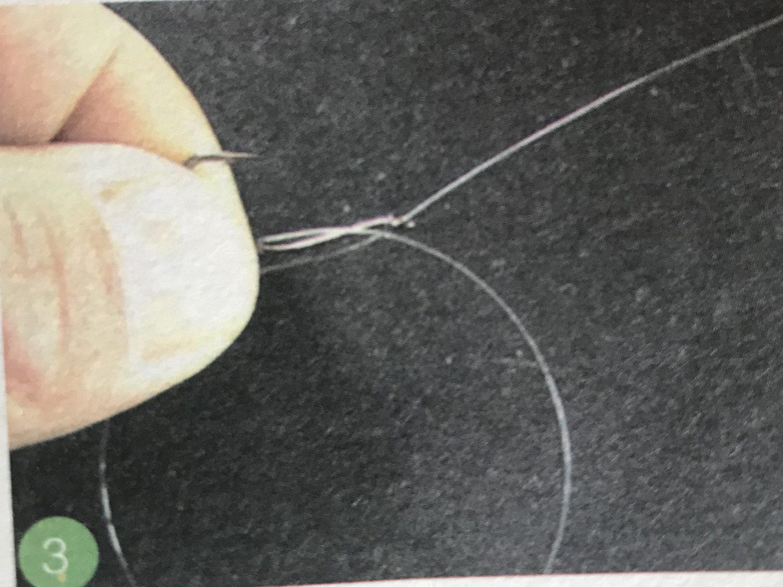 把绑好的鱼钩绑在鱼线上的视频,带圈鱼钩怎么绑鱼线受力比较好