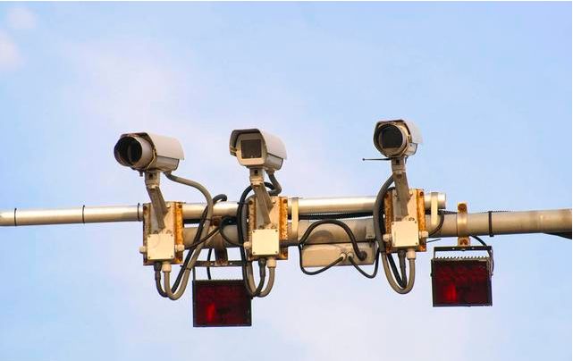 一个摄像头一年赚2500万,一年挣上亿的道路摄像头