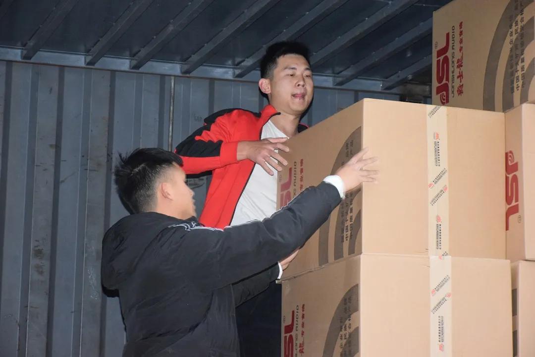 湖南新宁县采购爵士龙专业音响设备用于惠民演出