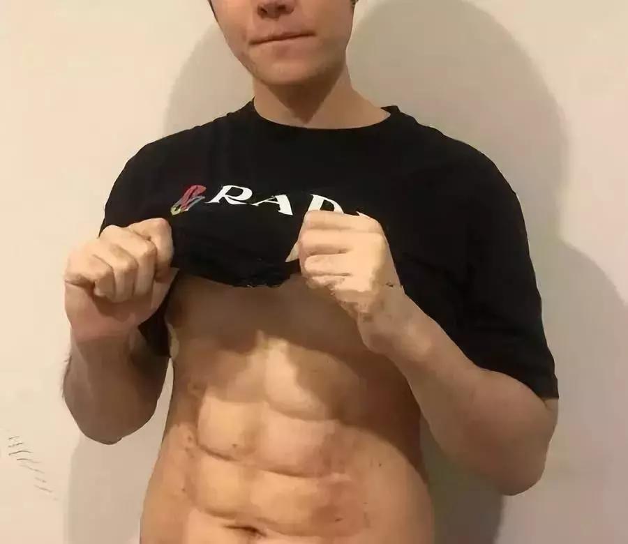 泰国网红花巨资整容30次,泰国网红花费百万整容