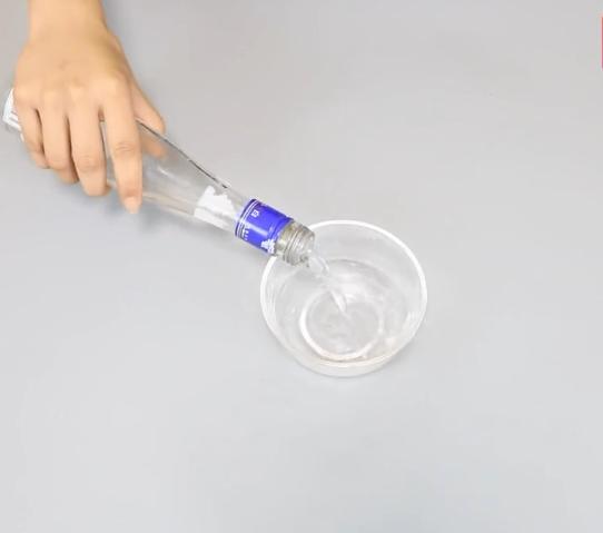 鞋子的两侧挤脚最有效最快的办法,鞋子买小了挤脚教你一招