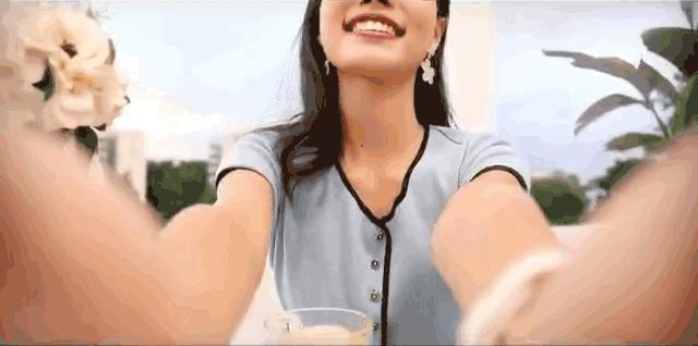 牙医电动牙刷推荐usmile,便携除菌智能声波电动牙刷