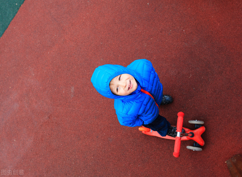 选购滑板车有哪些问题需要注意呢,滑板车初学者买什么款合适