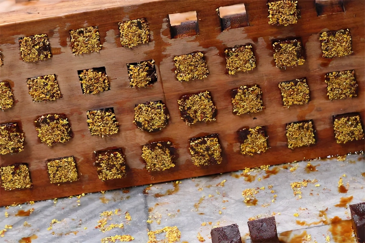 秋天的第一杯手工古法黑糖水，充满甜蜜和温暖