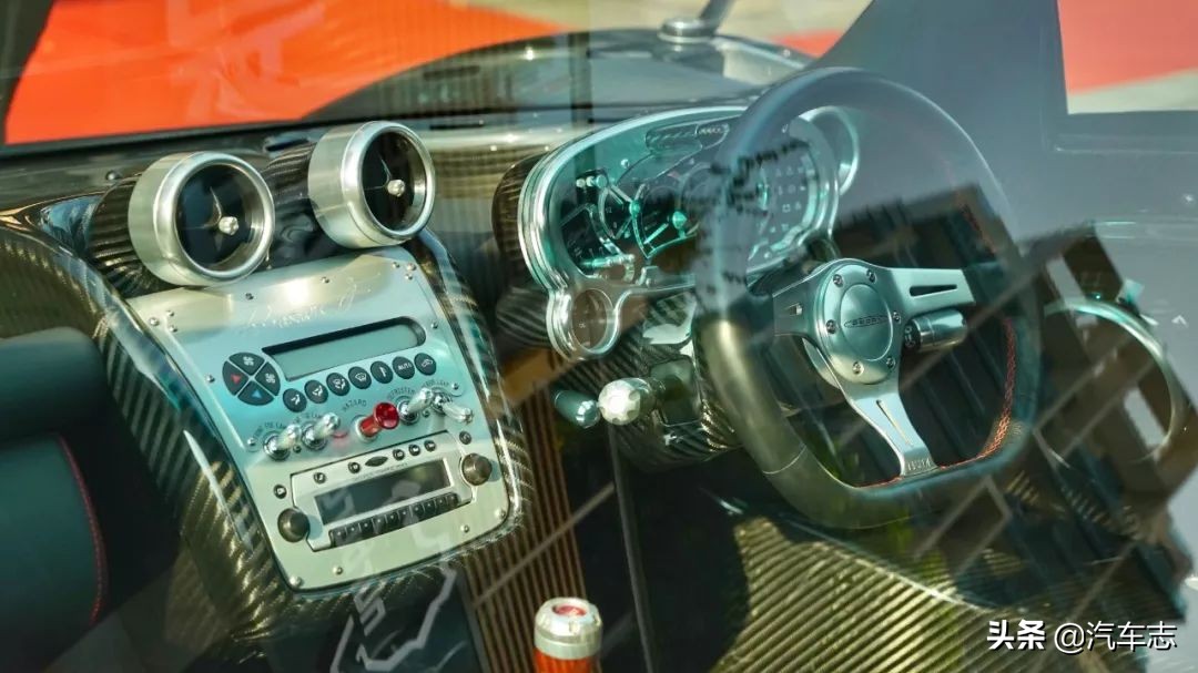 价值一亿的法拉利拉法,价值1亿元钱的白色法拉利拉法