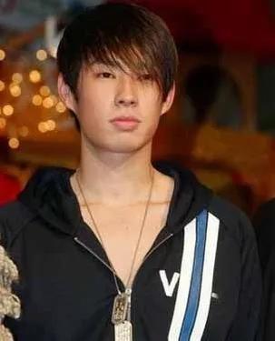 第四章:《星光划过蔚蓝》