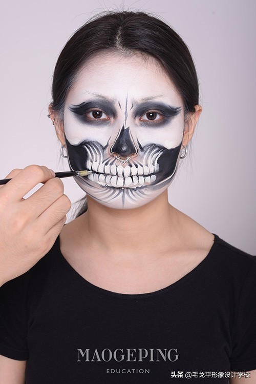 骷髅妆化妆技巧,骷髅妆个性化妆教程