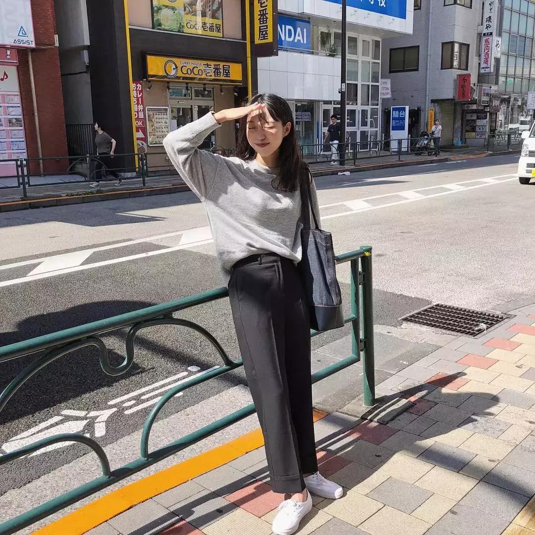 60-70岁高档奶奶装阔腿裤,最流行的奶奶裤人手必备一条