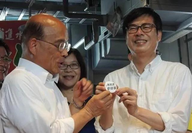 皇帝的新衣皇帝的形象,皇帝的新衣既视感