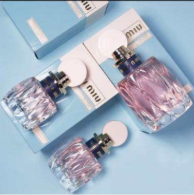 闻了会上瘾的香水女士,闻着上瘾的香水女生