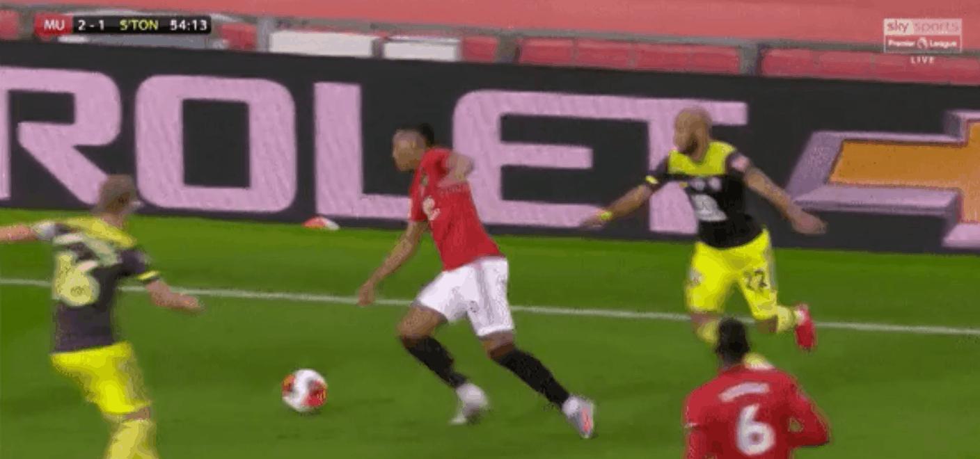 范佩西曼联高清图,马夏尔曼联生涯视频