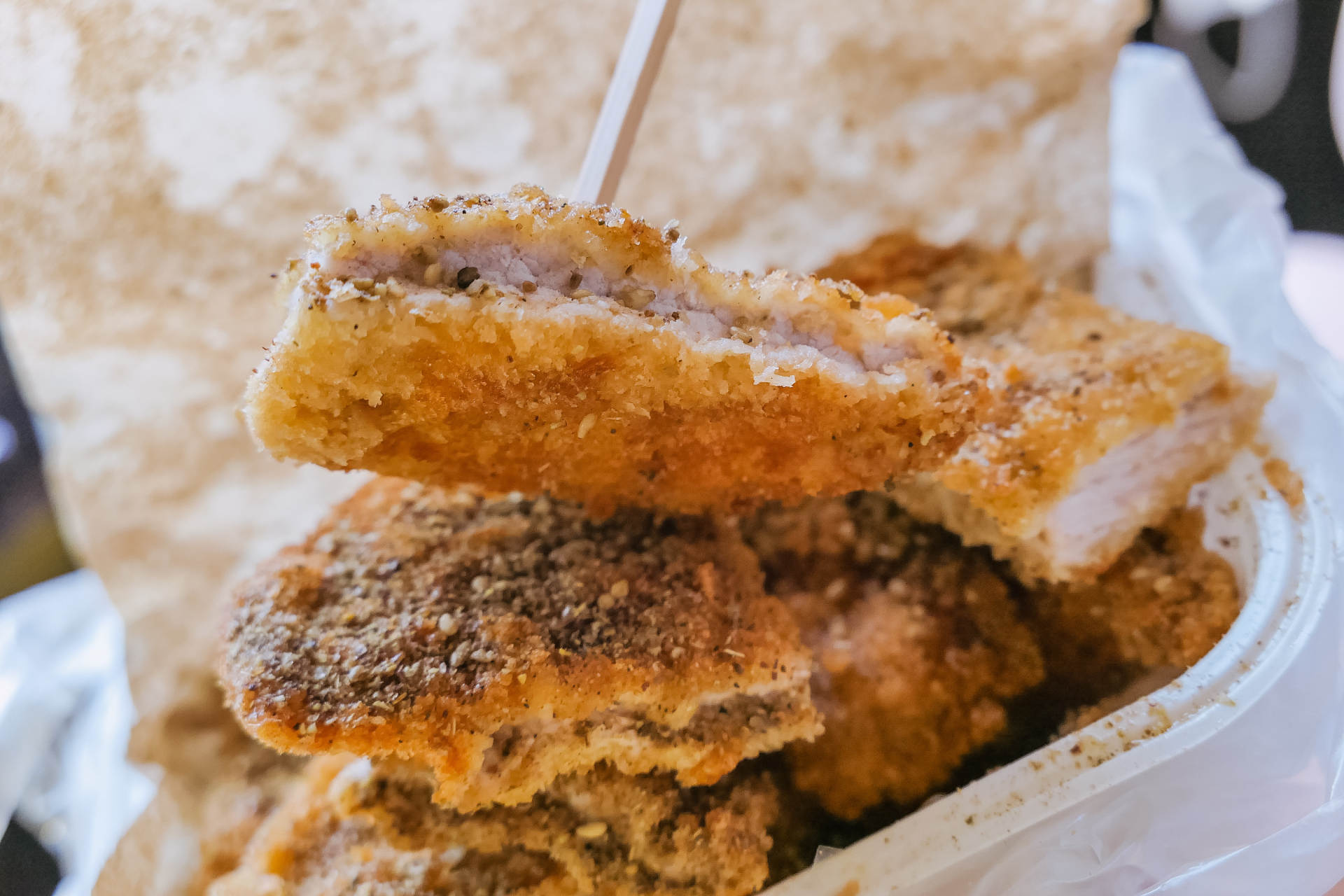 在天津，百十年来西餐一直和煎饼果子si“盟兄弟”？