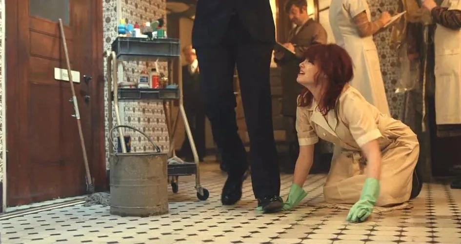 这美人一发疯，又是热搜混战