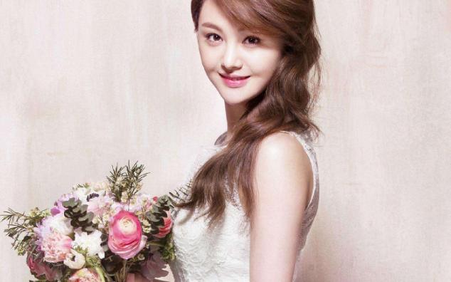 郑爽减肥减到骨瘦嶙峋，节食减肥真的这么有用吗？