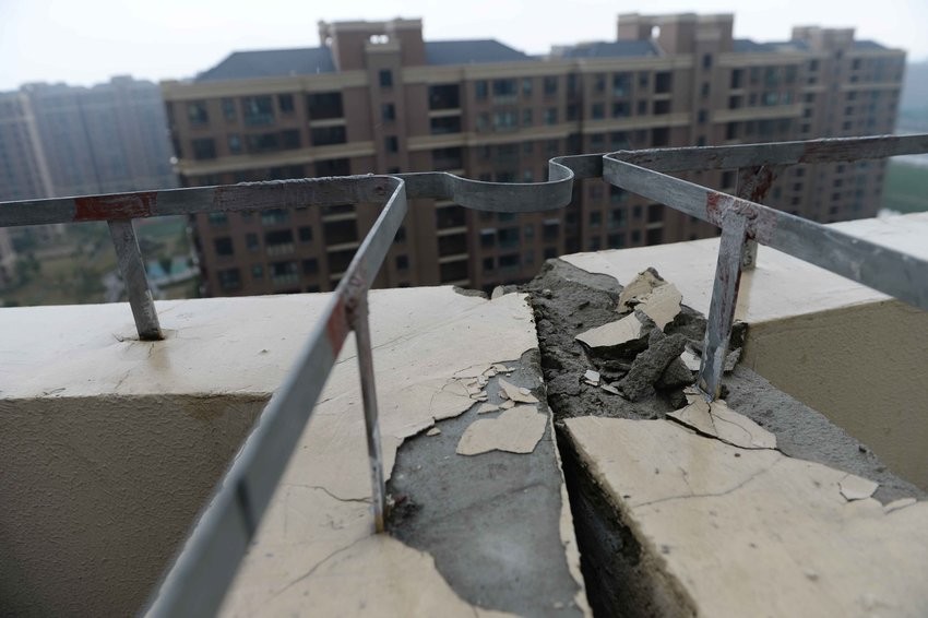 地基下沉倾斜补救方法,地基下沉房屋倾斜6公分怎么处理