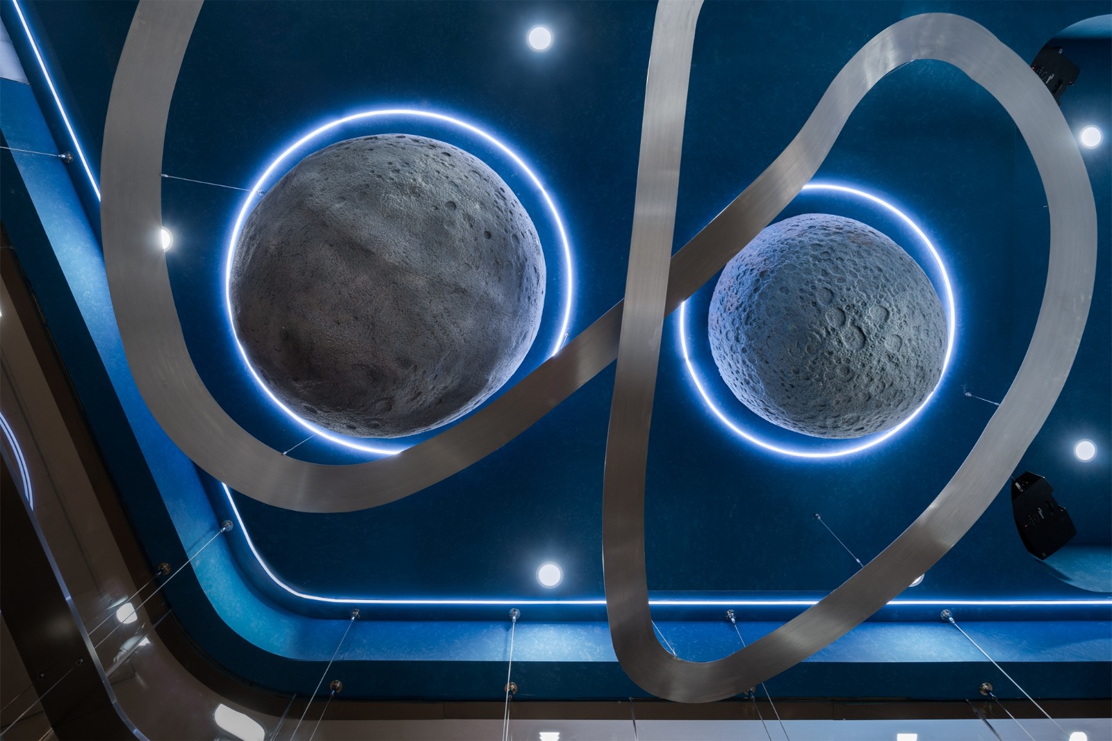 鍞効璇虹溂瑙嗗厜,鍞効璇虹溂瑙嗗厜闄嗗鍢翠腑蹇冨簵