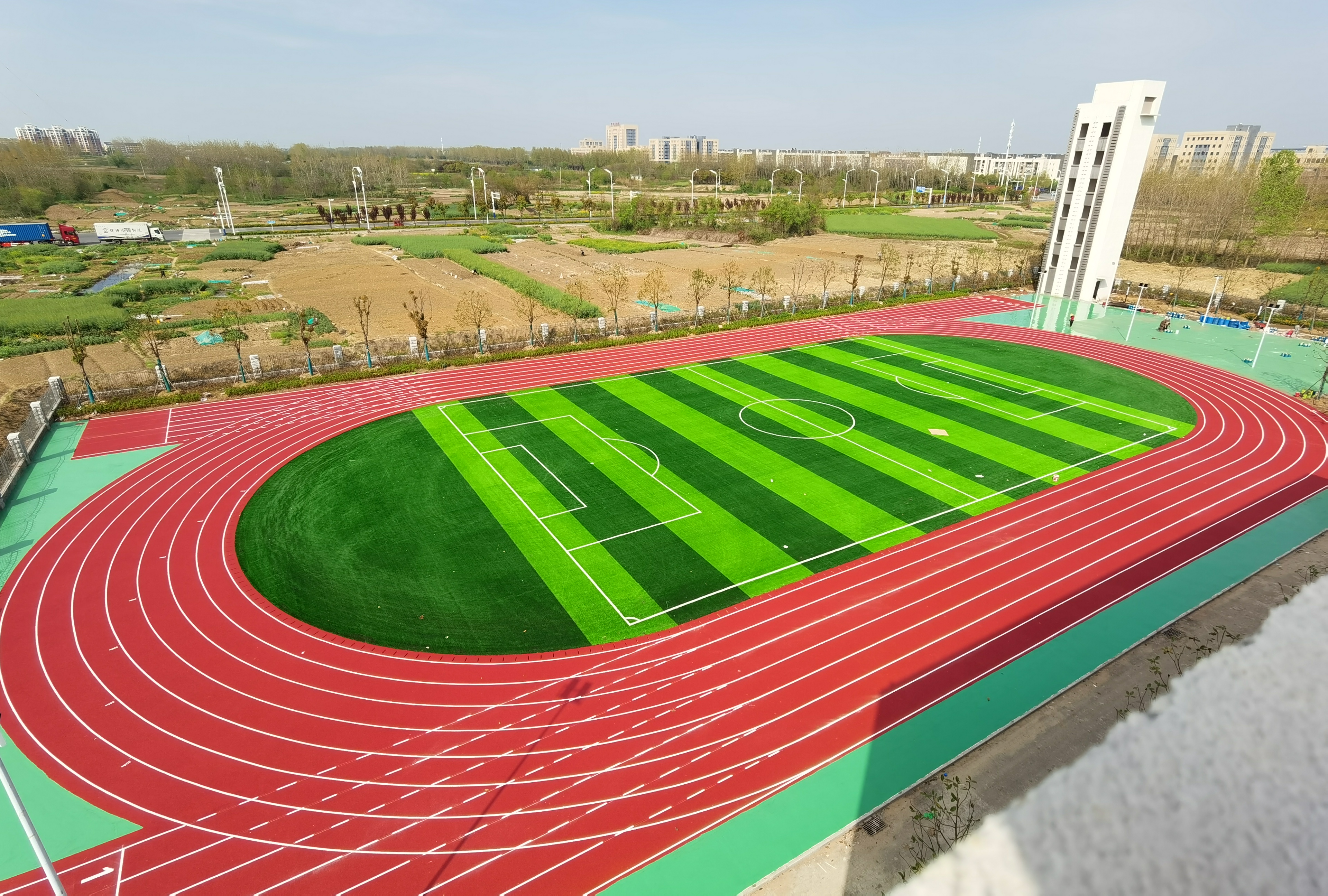 塑胶跑道硅pu球场造价,硅pu球场塑胶跑道品牌