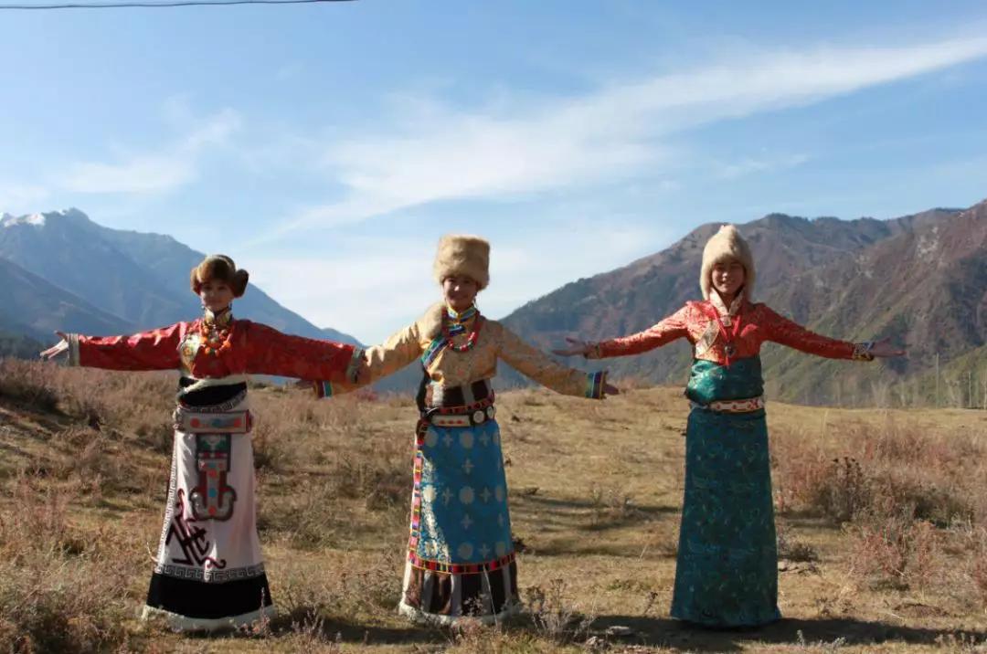 迭部下迭服饰介绍,迭部服饰