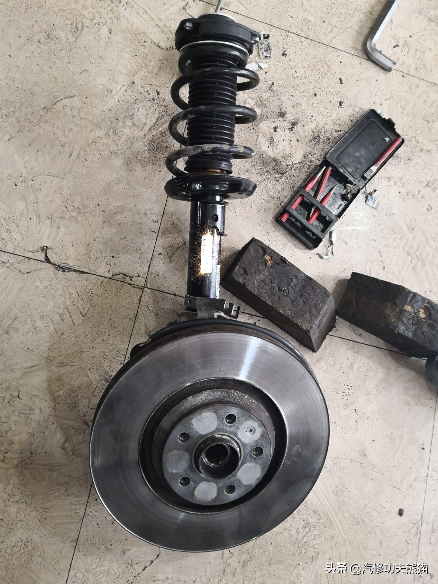 13年奥迪tts多少公里烧机油,奥迪tts急加速故障灯