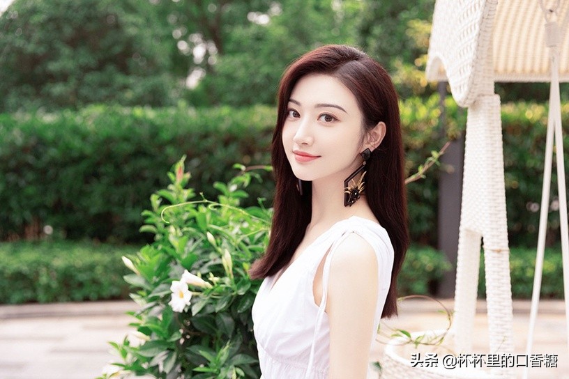 杨幂谭松韵混剪,2022年90后小花演技排名谭松韵