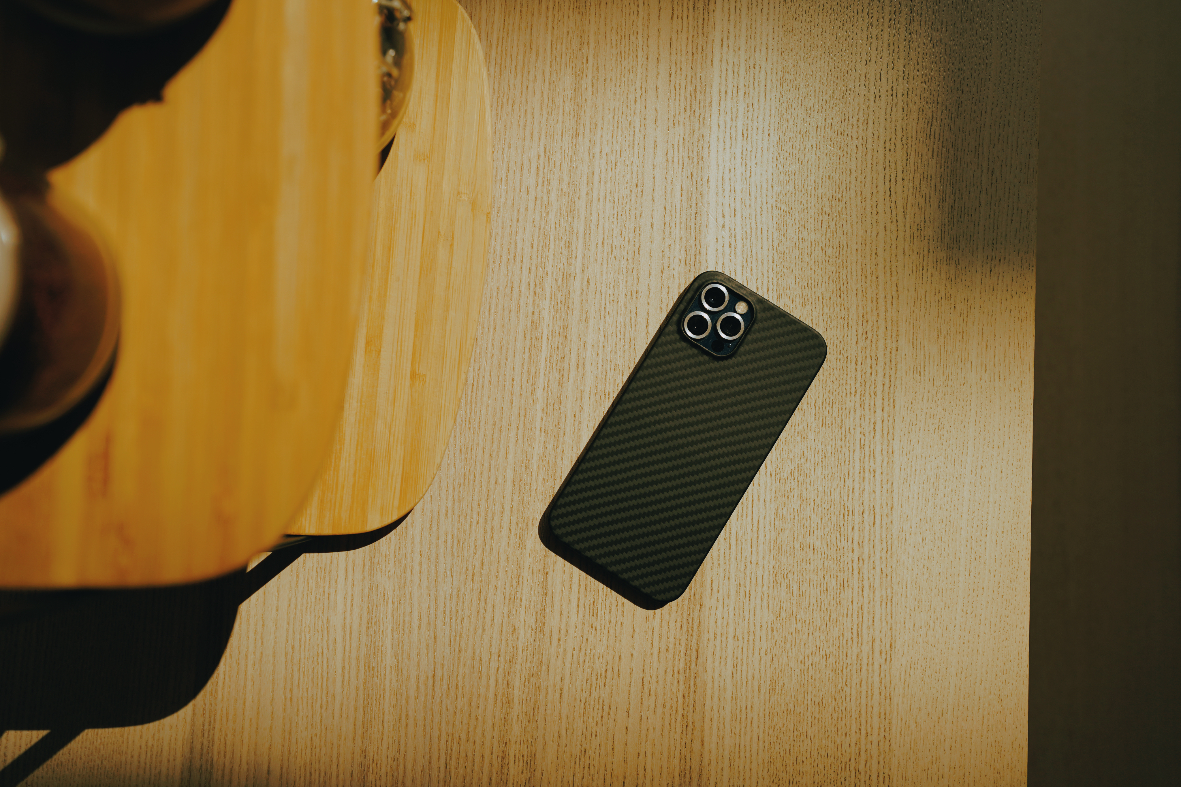 苹果12promax凯夫拉壳抗摔,iphone12凯夫拉