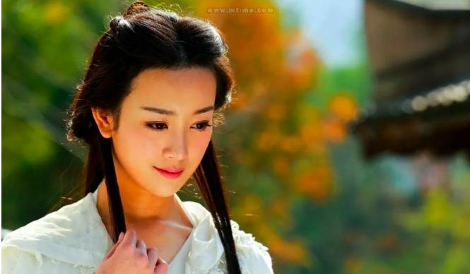 天龙八部乔峰把马夫人抱在怀里,天龙八部胡军版乔峰插刀