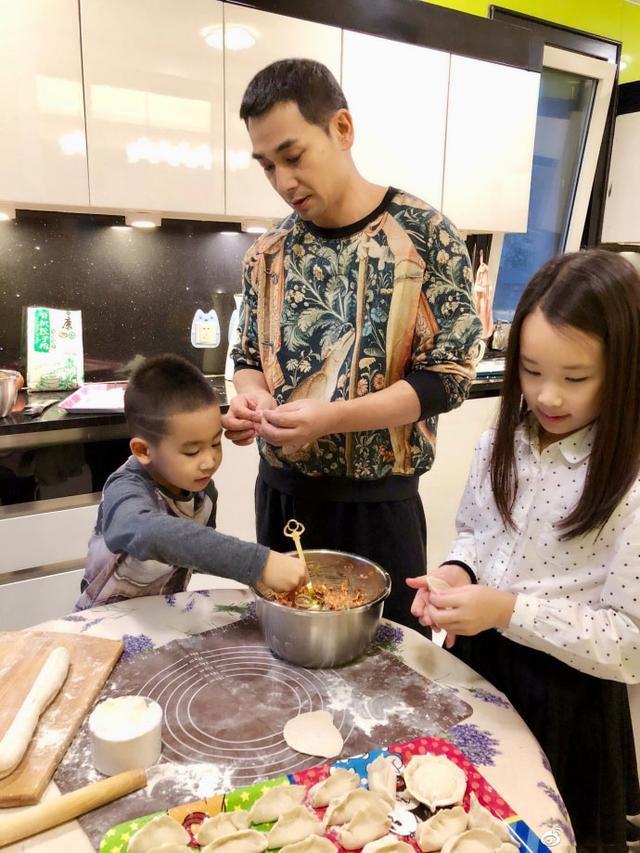 赵文卓张丹露哪年生孩子,赵文卓跟张丹露怎么认识的