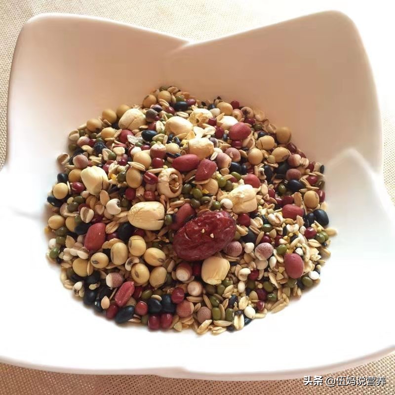 儿童夏天满头大汗的原因,夏季孩子老是出汗怎么回事